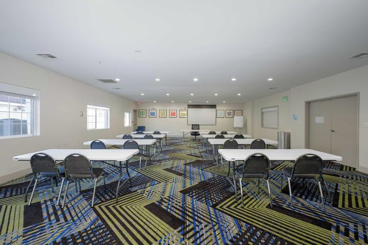 Holiday Inn Express Carlsbad by IHG