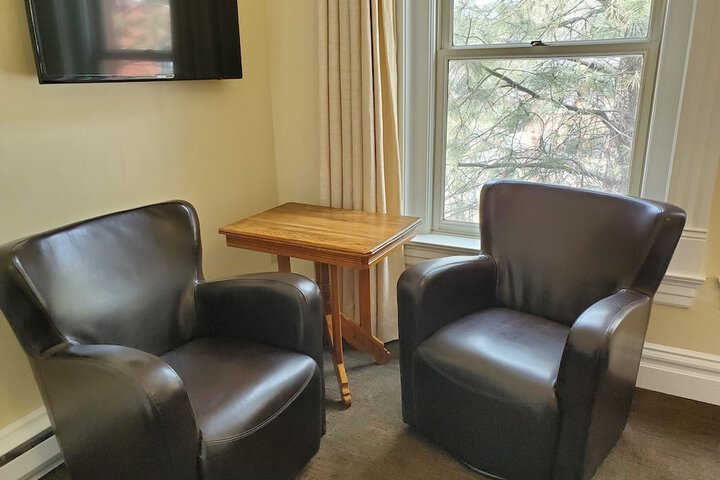 Room 33 of 126