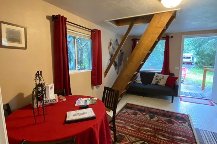 Nauti Otter Inn and Yurt Village
