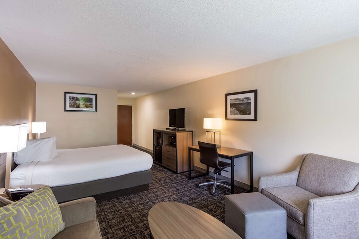 Room 18 of 28