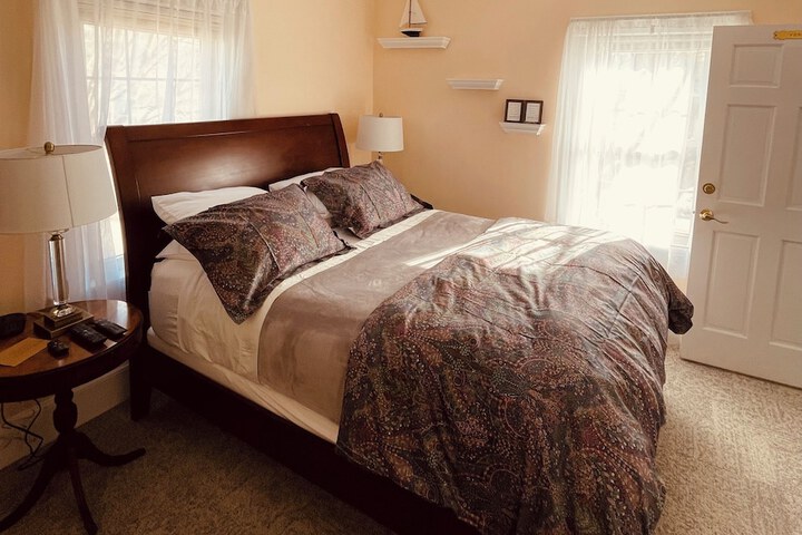1802 House Bed and Breakfast