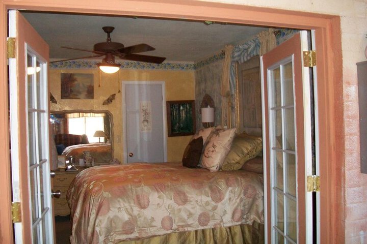 DUMPLIN PATCH BED & BREAKFAST