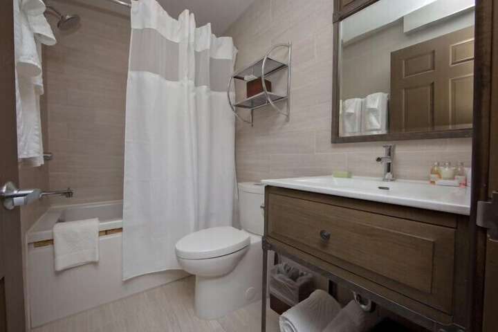Room 42 of 84