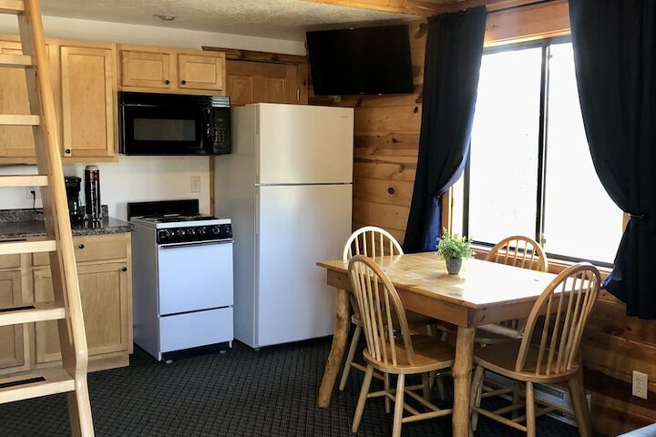 Mountain View Lodge & Cabins