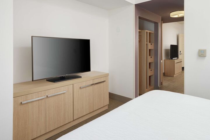 Room 16 of 36