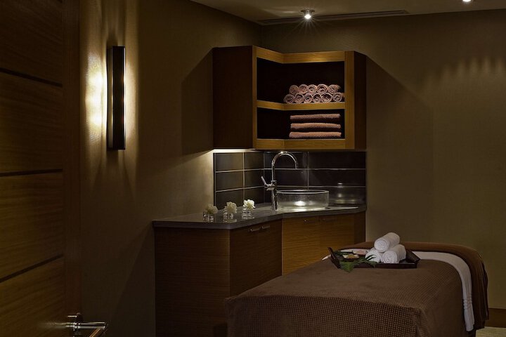Hyatt at Olive 8
