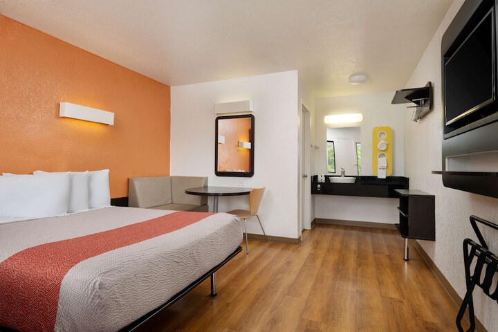 Room 31 of 46