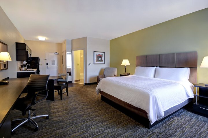 Room 32 of 66