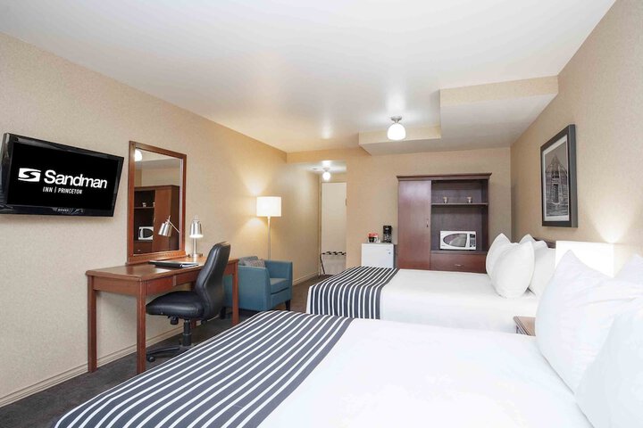 Room 12 of 27