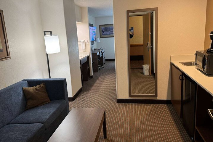 Room 19 of 28