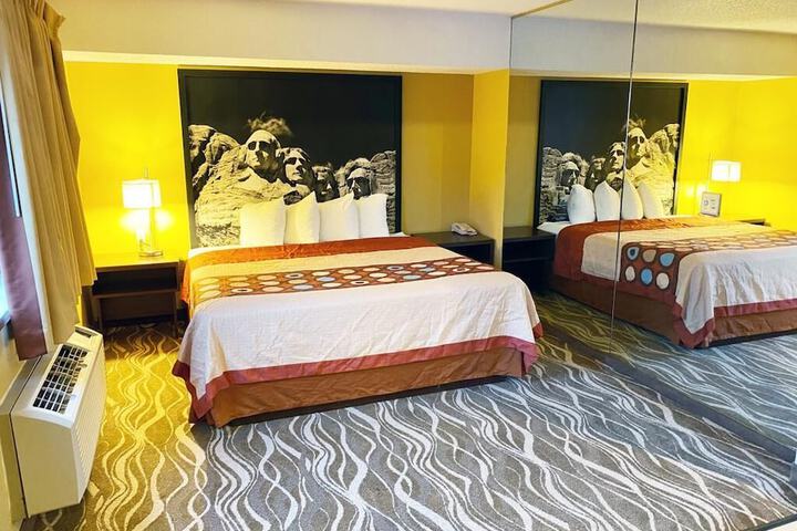 Room 4 of 22