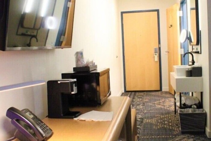 SaltLine Hotel