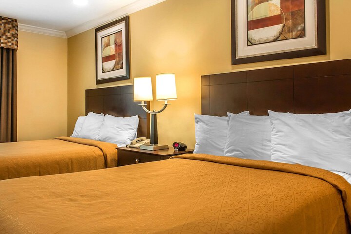 Room 16 of 36