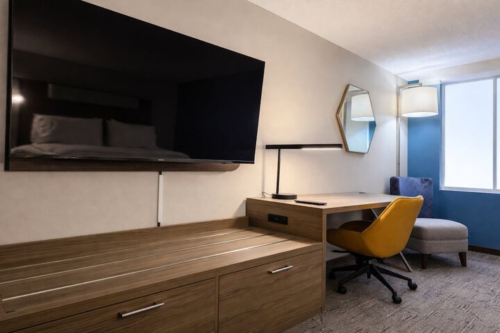Holiday Inn Express Hotel & Suites St. Paul-Woodbury by IHG