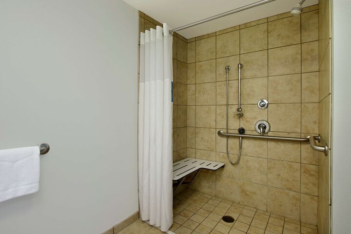 Room 8 of 31
