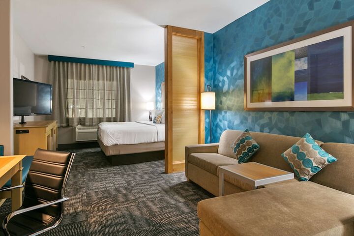 Room 17 of 39