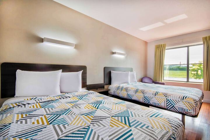 Room 18 of 25