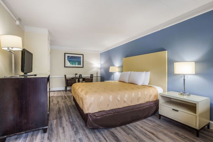 Room 35 of 41