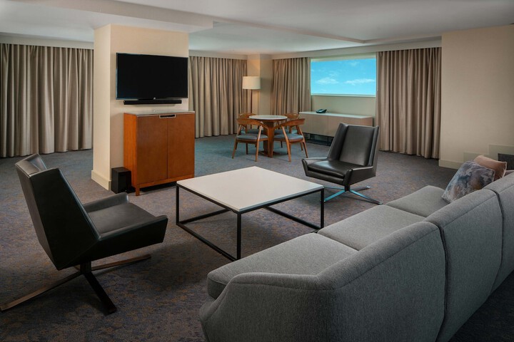 Room 28 of 122