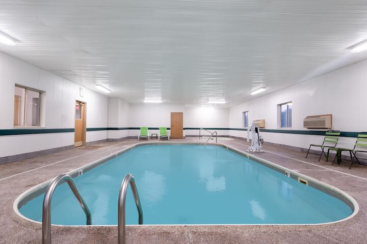 Pool 4 of 17