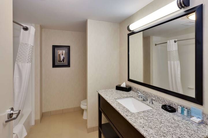 Room 12 of 19