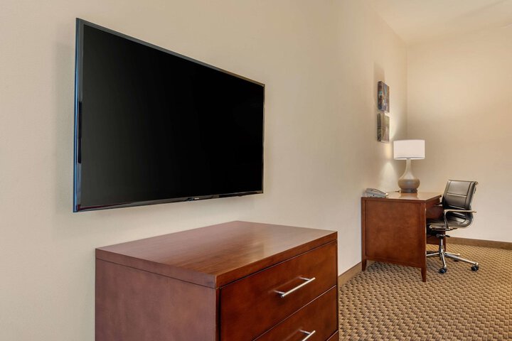Room 28 of 44