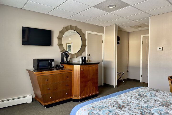 Room 11 of 35