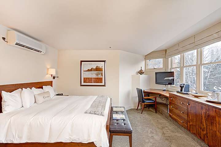 Room 34 of 93