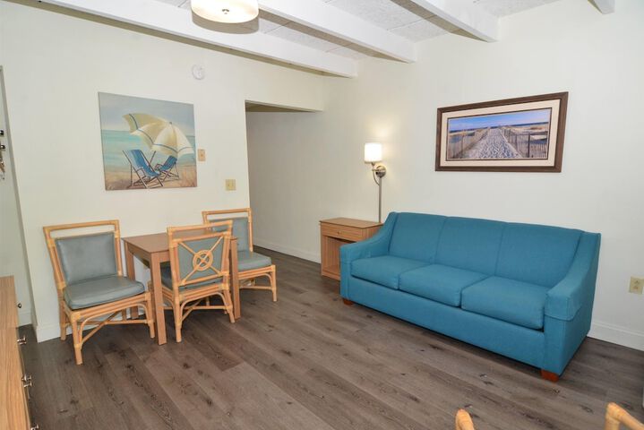 Days Inn & Suites by Wyndham Jekyll Island