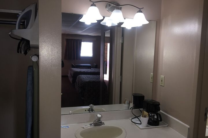 Room 13 of 31