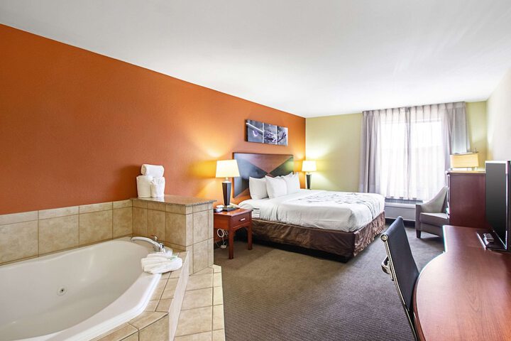 Room 22 of 35