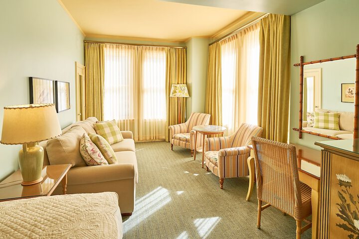 Room 25 of 70