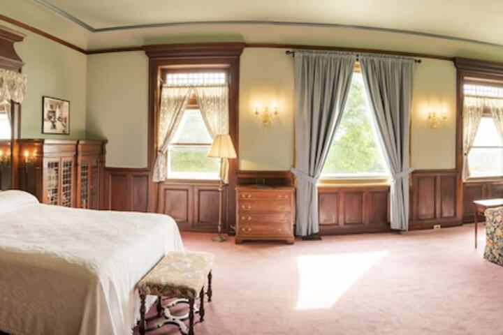White Springs Manor a Belhurst Property