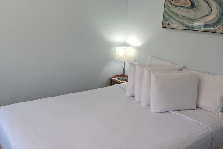 Room 32 of 48