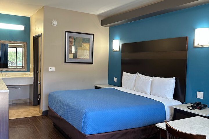 Room 2 of 7