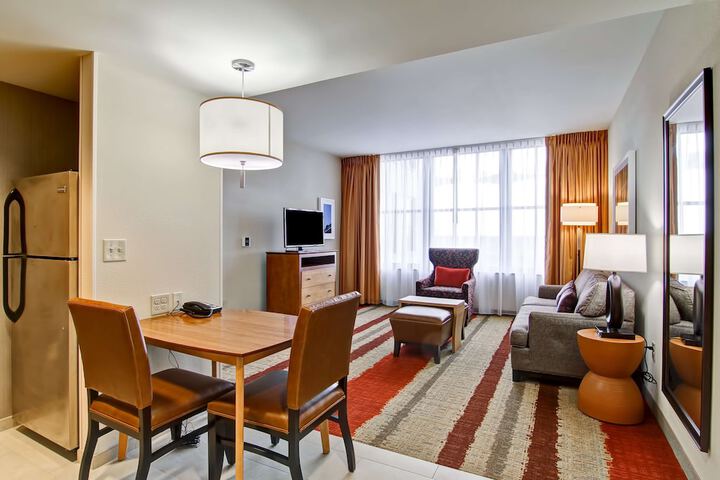Room 21 of 33