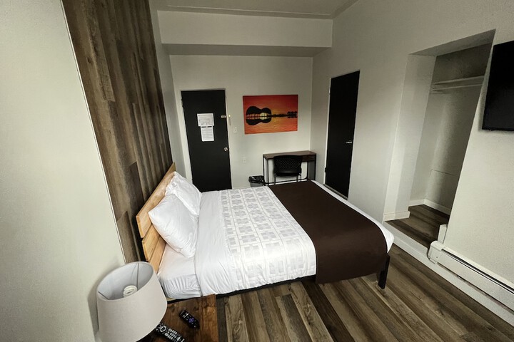 Room 13 of 75