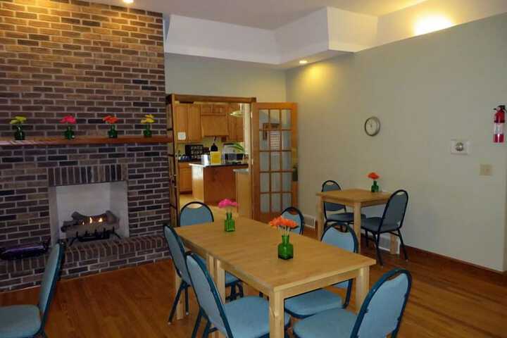 Dining 11 of 22