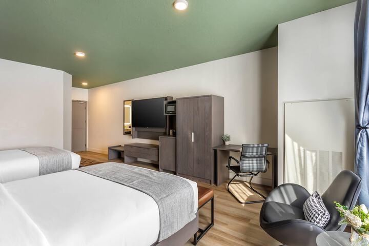 The Valor an Ascend Collection Hotel