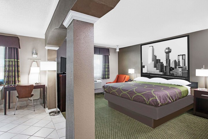 Room 15 of 43