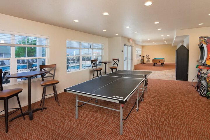 Room 8 of 14