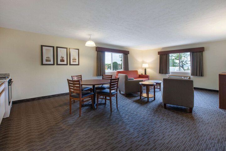 Room 18 of 47
