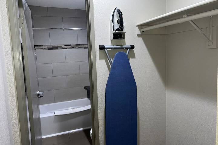 Room 9 of 39