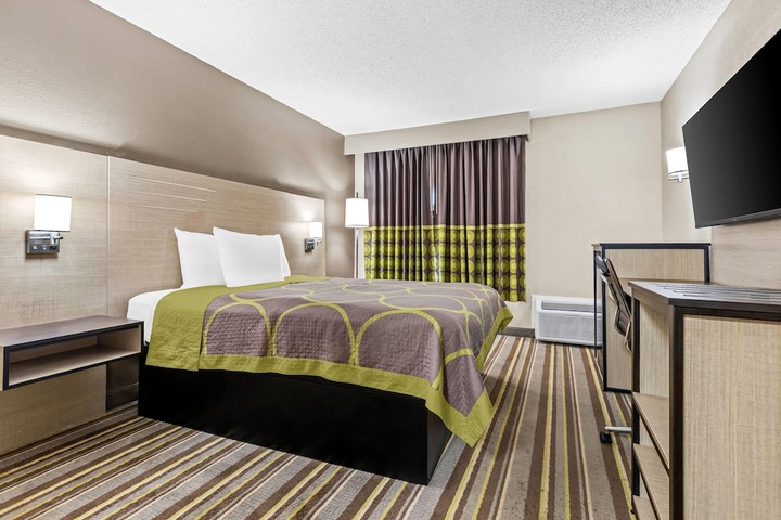 Super 8 by Wyndham Athens