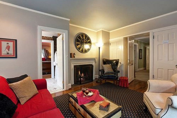 10 Fitch Luxurious Romantic Inn