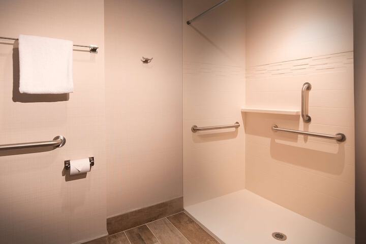 Room 16 of 27