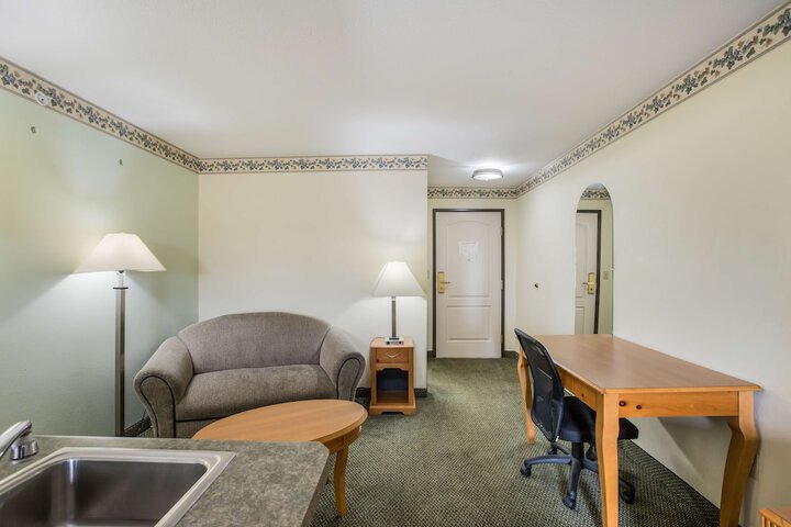 Room 24 of 26