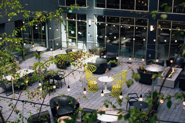 Hotel Exterior 96 of 109