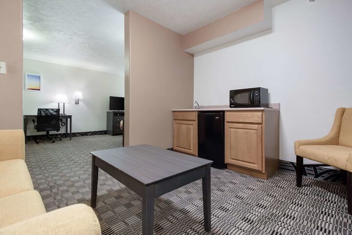 Room 28 of 38