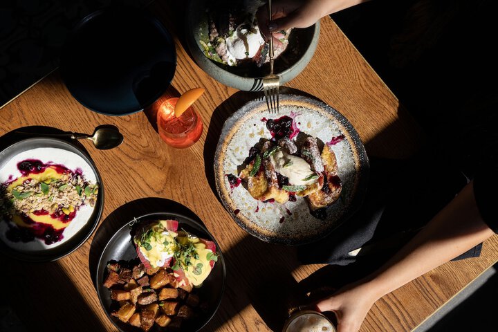 Dining 52 of 75